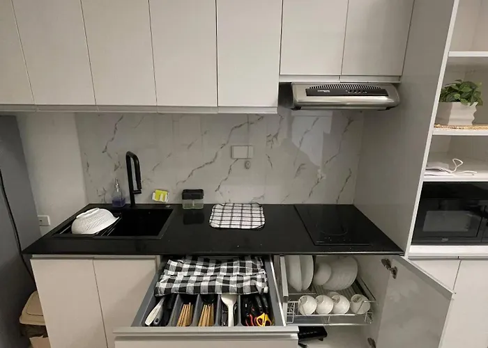 Spacious Fully Furnished 2br In Mactan